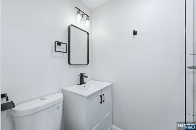 98 Baker Street, Dover Town, NJ 07801