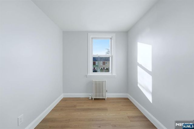 98 Baker Street, Dover Town, NJ 07801