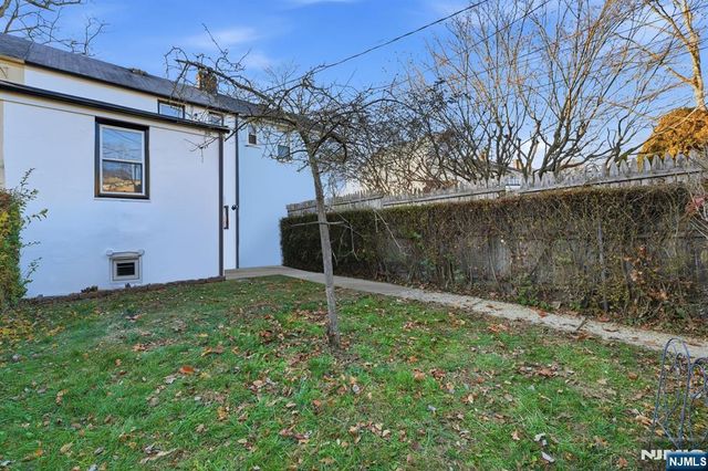 98 Baker Street, Dover Town, NJ 07801