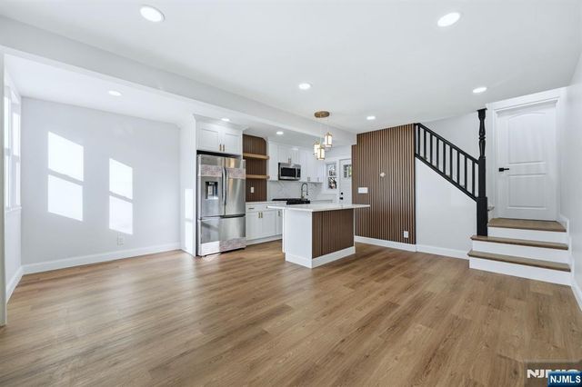 98 Baker Street, Dover Town, NJ 07801