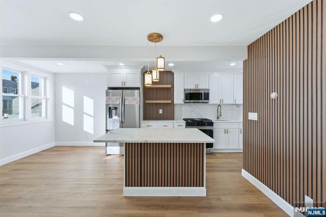 98 Baker Street, Dover Town, NJ 07801