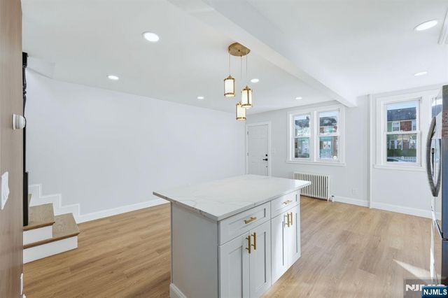 98 Baker Street, Dover Town, NJ 07801