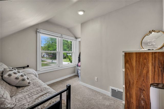 38358 Poplar Drive, Willoughby, OH 44094