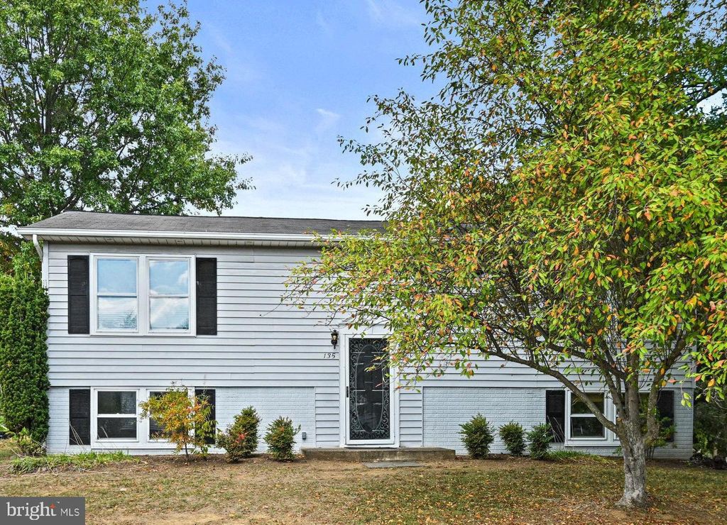 135 OAK VIEW DR SE, Leesburg, VA 20175