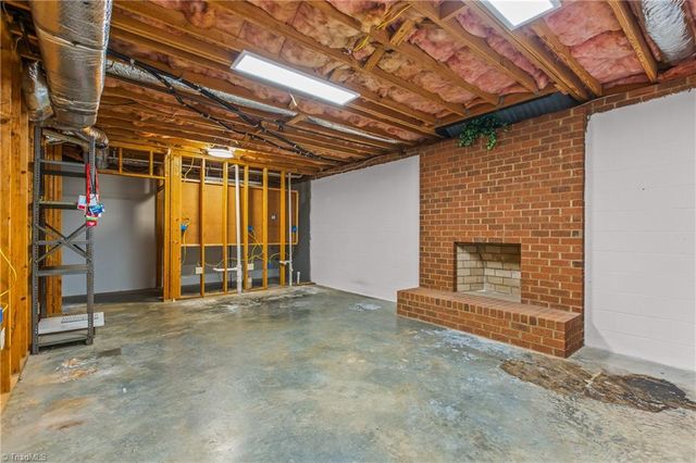 4008 Fairwind Drive, Winston-salem, NC 27106