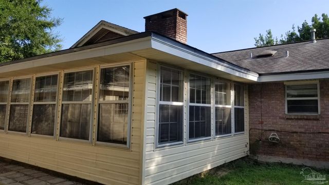 4170 Capri Dr, Pensacola, FL 32504