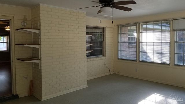 4170 Capri Dr, Pensacola, FL 32504