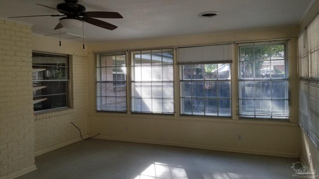 4170 Capri Dr, Pensacola, FL 32504