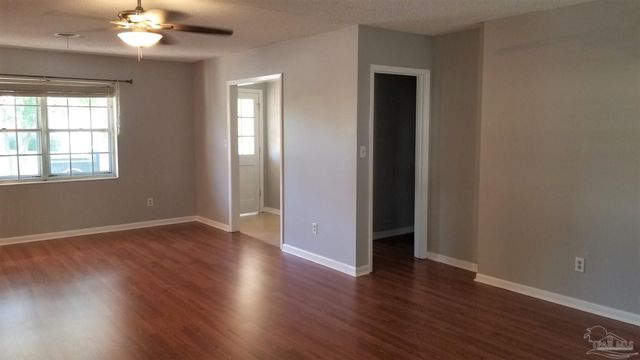 4170 Capri Dr, Pensacola, FL 32504