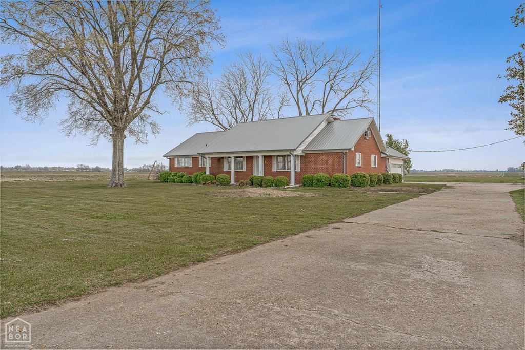 2800 N State Highway 77 N, Manila, AR 72442