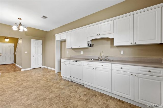 83 Park Drive S, Clanton, AL 35045