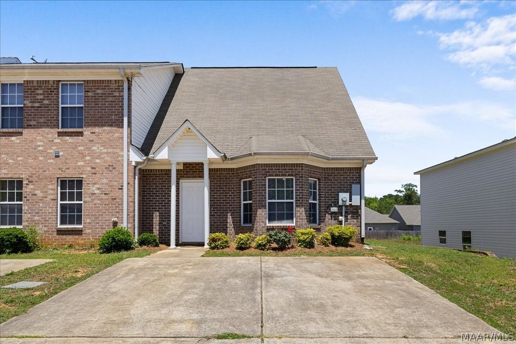 83 Park Drive S, Clanton, AL 35045