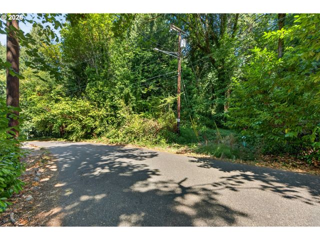 1103 Sw MAPLECREST Dr, Portland, OR 97219