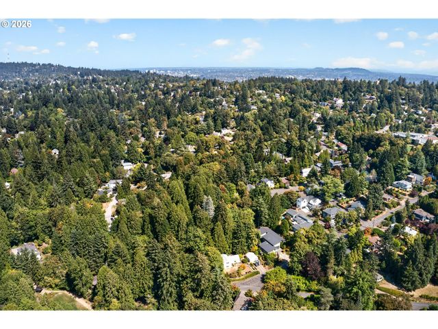 1103 Sw MAPLECREST Dr, Portland, OR 97219