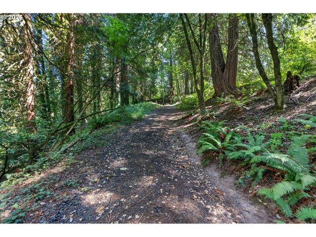 1103 Sw MAPLECREST Dr, Portland, OR 97219