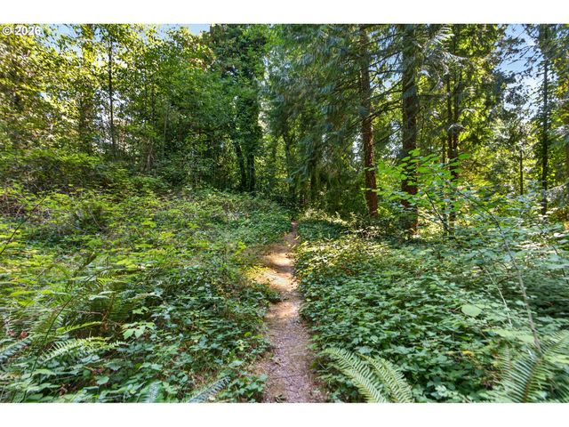 1103 Sw MAPLECREST Dr, Portland, OR 97219