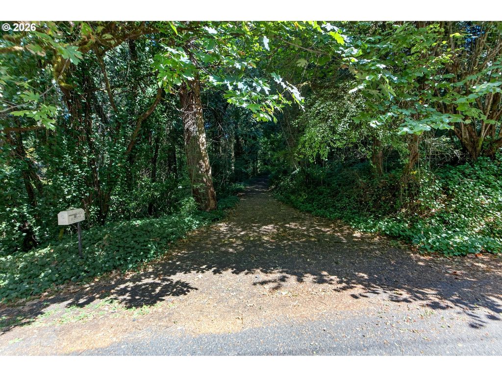 1103 Sw MAPLECREST Dr, Portland, OR 97219