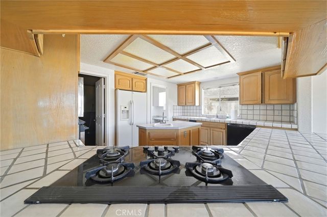 14389 Ironsides Lane, Helendale, CA 92342