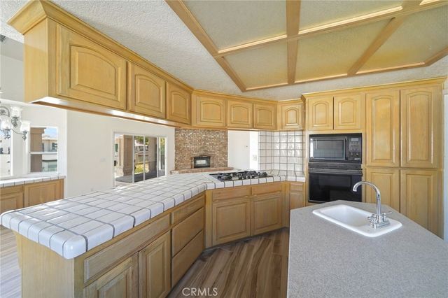14389 Ironsides Lane, Helendale, CA 92342