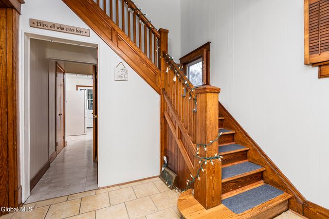 44 Fairmont Avenue, Amsterdam, NY 12010