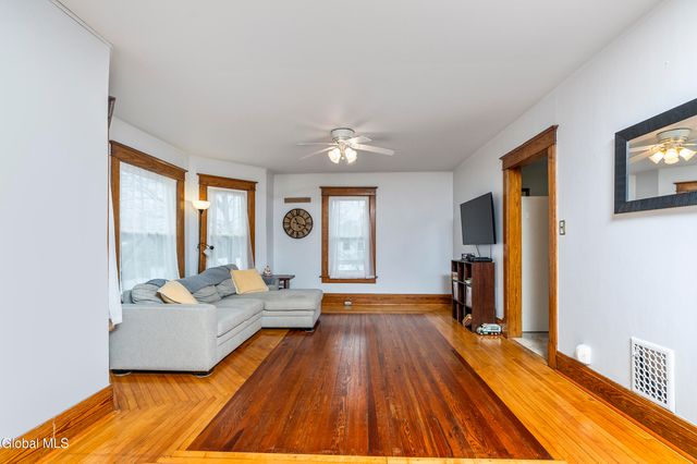 44 Fairmont Avenue, Amsterdam, NY 12010