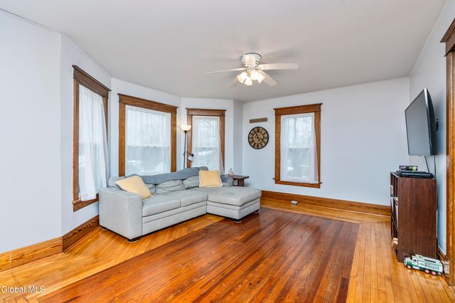 44 Fairmont Avenue, Amsterdam, NY 12010