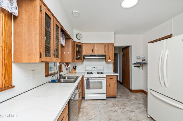 44 Fairmont Avenue, Amsterdam, NY 12010