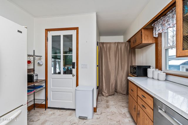 44 Fairmont Avenue, Amsterdam, NY 12010