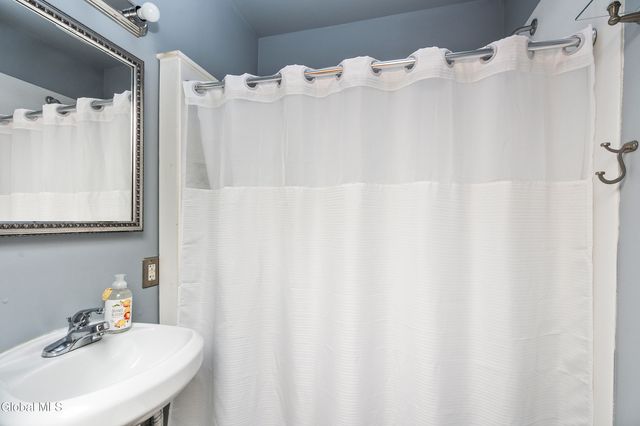 44 Fairmont Avenue, Amsterdam, NY 12010