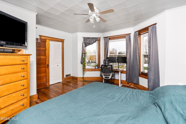 44 Fairmont Avenue, Amsterdam, NY 12010