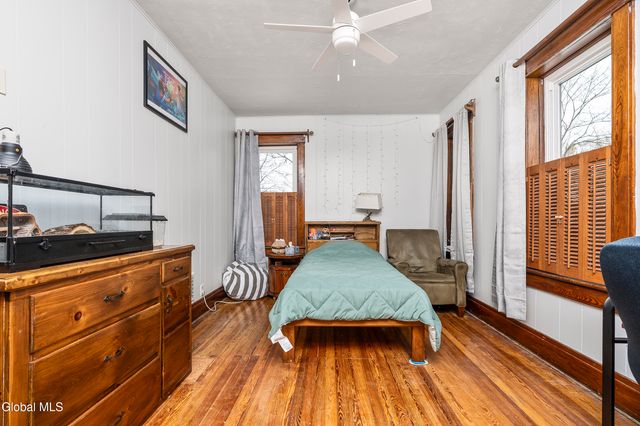 44 Fairmont Avenue, Amsterdam, NY 12010