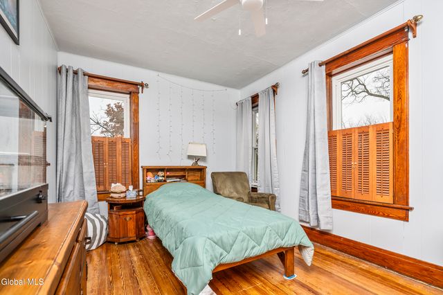 44 Fairmont Avenue, Amsterdam, NY 12010