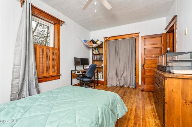 44 Fairmont Avenue, Amsterdam, NY 12010