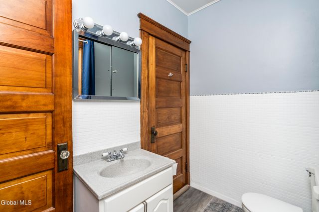 44 Fairmont Avenue, Amsterdam, NY 12010