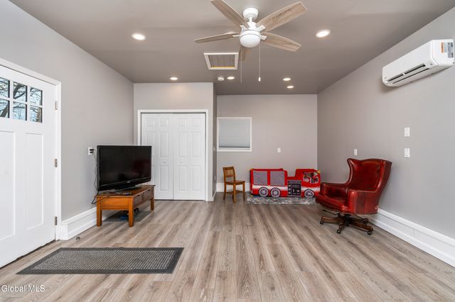 44 Fairmont Avenue, Amsterdam, NY 12010