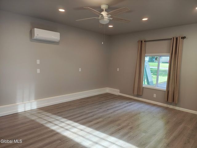 44 Fairmont Avenue, Amsterdam, NY 12010