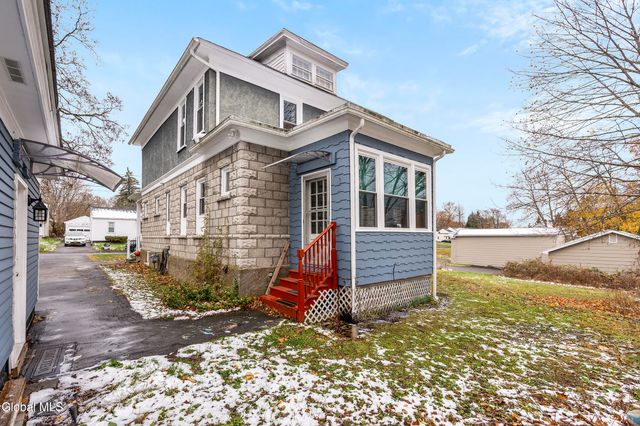 44 Fairmont Avenue, Amsterdam, NY 12010