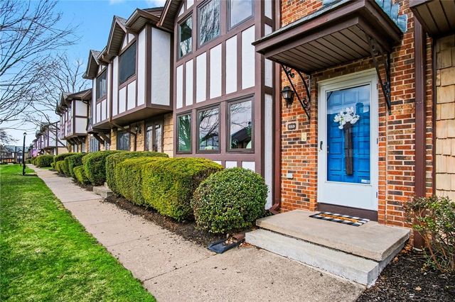 153 New Wickham Drive, Penfield, NY 14526