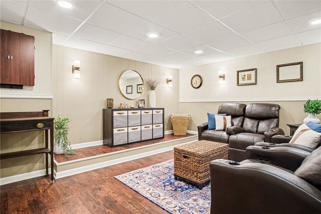 153 New Wickham Drive, Penfield, NY 14526