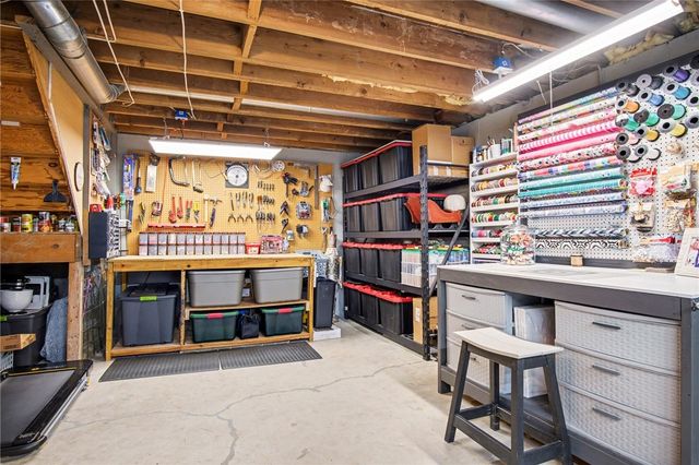 153 New Wickham Drive, Penfield, NY 14526