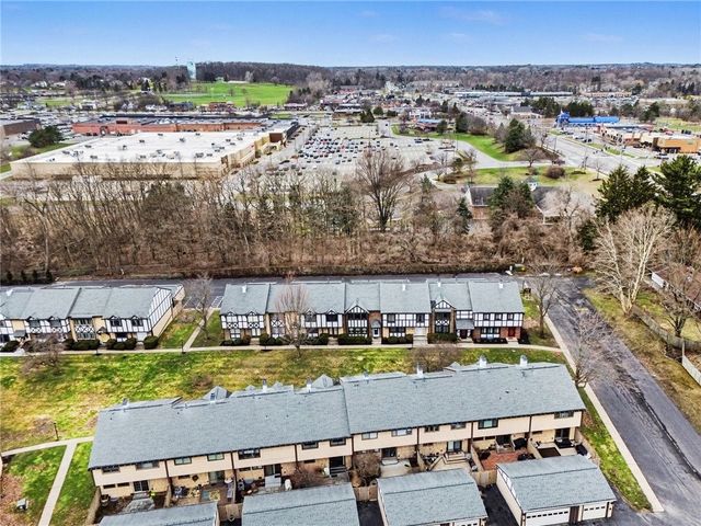 153 New Wickham Drive, Penfield, NY 14526