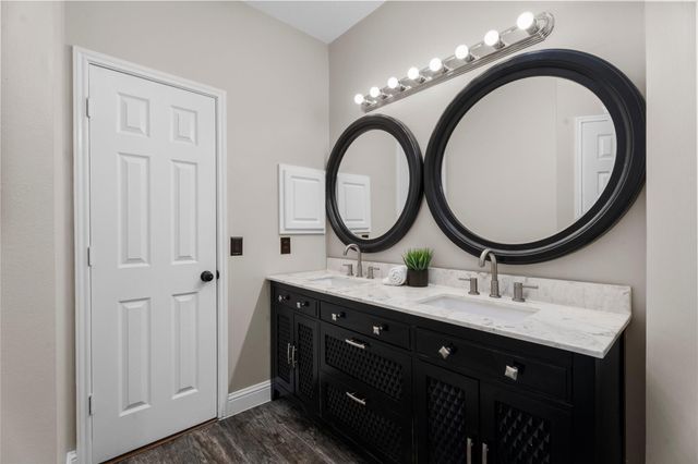 2909 Veva Drive, Pearland, TX 77584