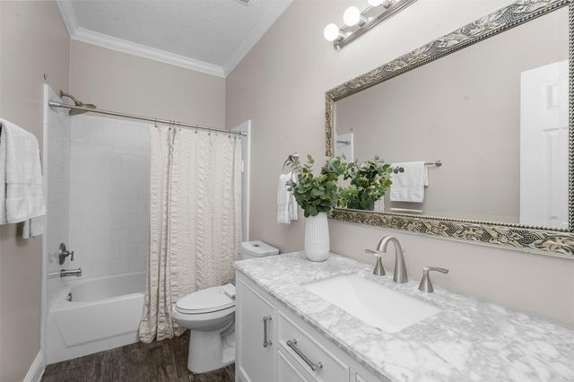 2909 Veva Drive, Pearland, TX 77584