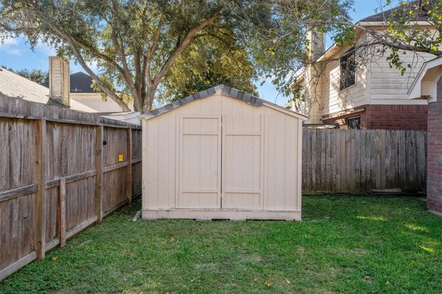 2909 Veva Drive, Pearland, TX 77584