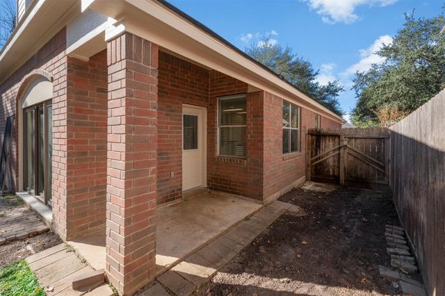 2909 Veva Drive, Pearland, TX 77584