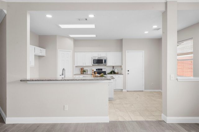 2909 Veva Drive, Pearland, TX 77584