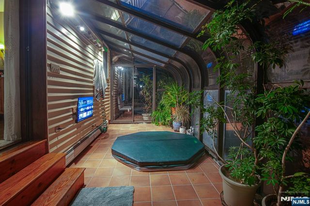 18 Morse Avenue, Ramsey, NJ 07446