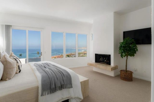 7784 Lookout Drive, La Jolla, CA 92037