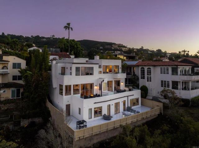 7784 Lookout Drive, La Jolla, CA 92037
