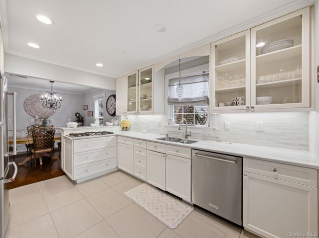 70 N Serven Street, Pearl River, NY 10965
